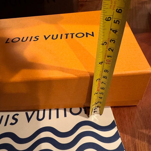 Louis Vuitton Box, bag, gifttag and ribbon - Picture 3 of 5